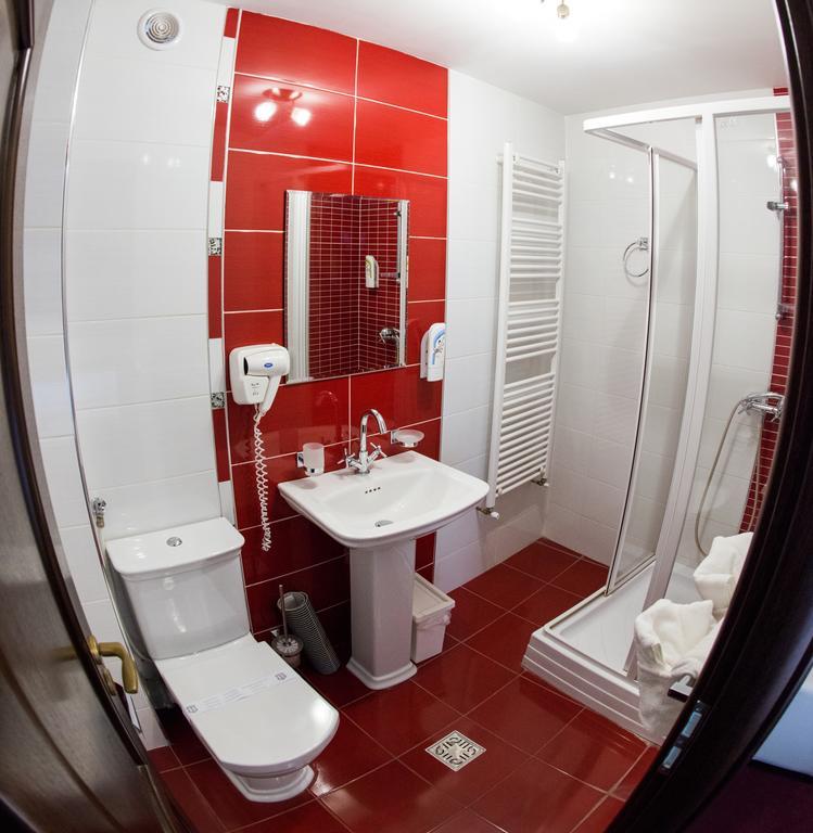 Hotel La Strada Ploieşti Værelse billede