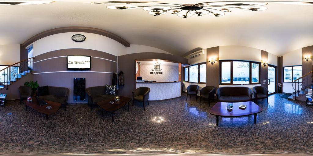 Hotel La Strada Ploieşti Eksteriør billede