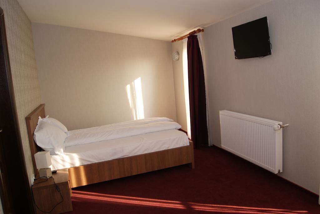 Hotel La Strada Ploieşti Værelse billede