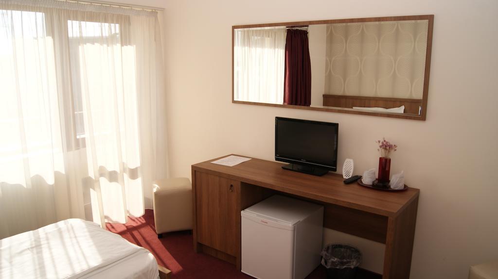 Hotel La Strada Ploieşti Værelse billede