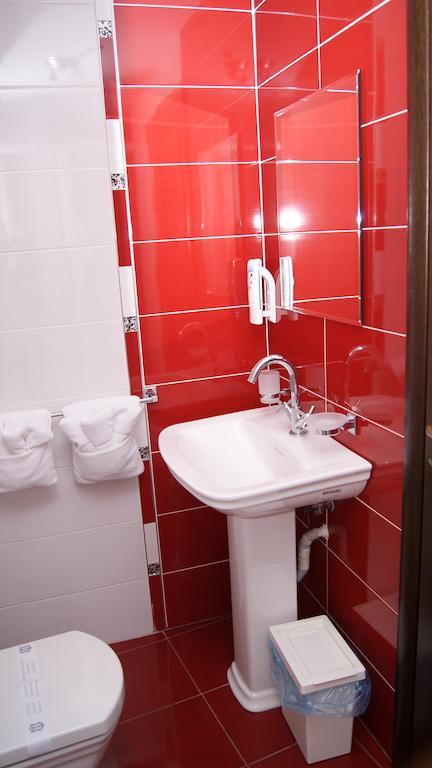 Hotel La Strada Ploieşti Værelse billede
